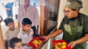 El almuerzo escolar recién llega a las escuelas de Boquerón