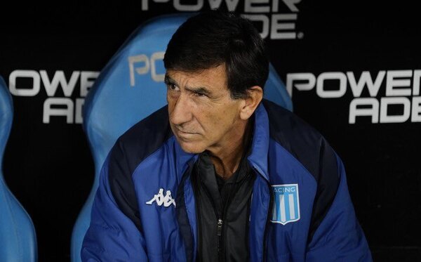 Versus / El Racing de Costas avanza con terrible goleada