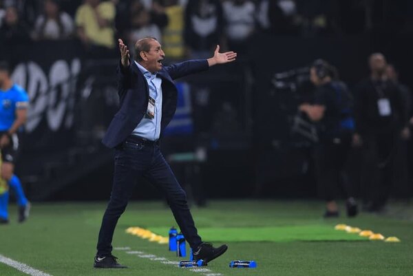 Versus / El Corinthians de Ángel y Ramón supera al Bragantino en los penales 