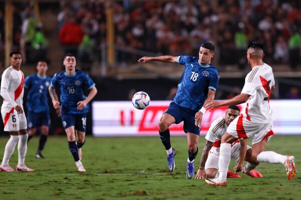 Versus / “Si cierra el año con 30 goles, será difícil que se quede”
