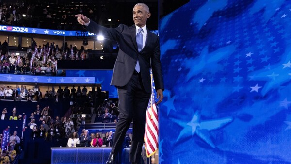 Obama pide a EEUU abrir un "nuevo capítulo" para llevar a Harris a la Casa Blanca
