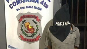 Detenido tras golpear a su esposa y abusar de su retoña