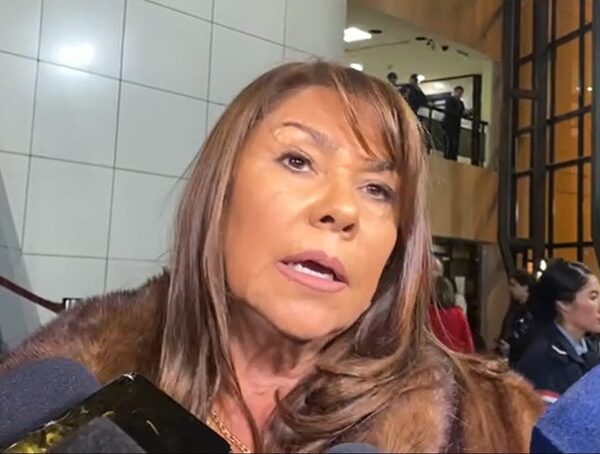 Lalo Gomes amenazó de muerte a Celeste Amarilla, según cuenta la senadora · Radio Monumental 1080 AM
