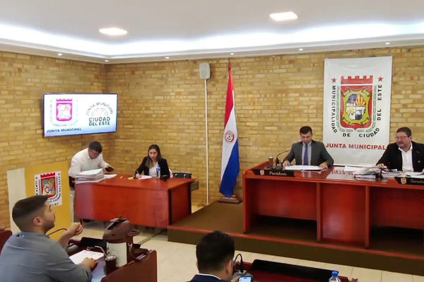 En medio de dudas, ediles autorizan fondos para la construcción de plaza - La Clave