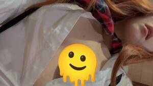 [VIDEO] Las sensuales fotos que se dejaron ver en redes sociales: así se mostró esta “colegiala”