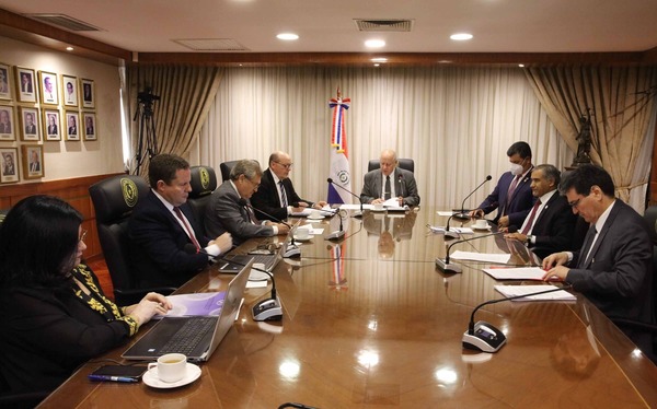 Didáctico debate en la CSJ sobre auto de apertura a juicio y la obligatoriedad o no de la jurisprudencia