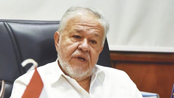 ES EL TURNO DEL PRESIDENTE DE IPS Y SU “NEPOFAMILY”