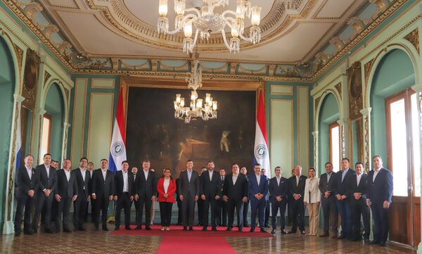 César Sosa asumió presidencia del Consejo de Gobernadores con misión de consolidar tareas con el Gobierno - .::Agencia IP::.