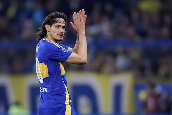 Cavani sufre un desgarro muscular y se perderá la vuelta de octavos de la Sudamericana - Fútbol Internacional - ABC Color