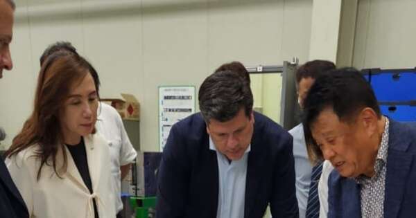 Diario HOY | Paraguay sale a la caza de inversores: autoridad visita empresa surcoreana