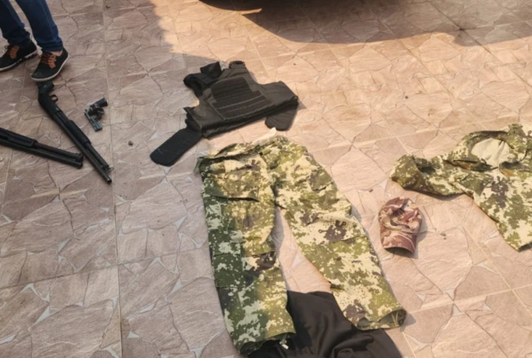 Limpio: Detienen a asaltantes e incautan armas, uniformes y vehículos