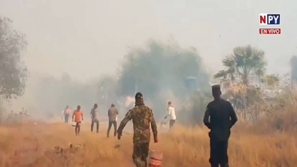 Incendio de gran magnitud afecta a Fuerte Olimpo - Noticias Paraguay
