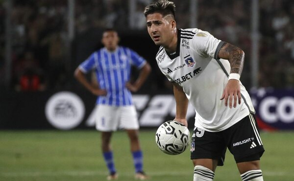 Versus / Hinchas de Colo Colo se rinden ante Paiva tras la clasificación en la Libertadores