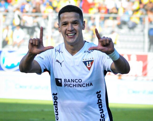 "Alex Arce estará por lo menos hasta fin de año en Liga de Quito" · Radio Monumental 1080 AM