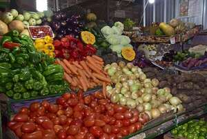 Reportan nueva suba de precios del tomate  - Economía - ABC Color