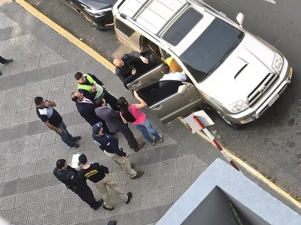 Decomisan G. 100 millones de camioneta tras actitud sospechosa de conductor