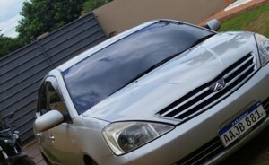 Hurtan automóvil mientras la dueña trabajaba en el Área 4