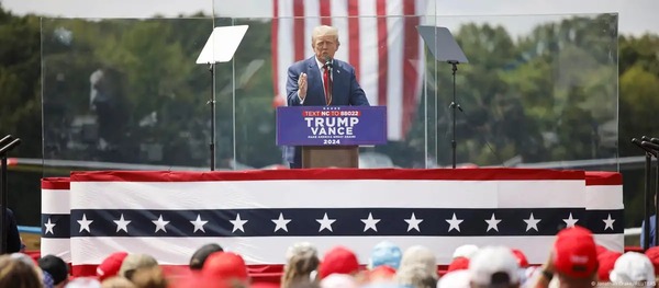 Trump: primer mitin desde el atentado tras cristal antibalas - ADN Digital