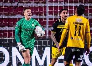 Versus / Peñarol cae en la altura pero logra la clasificación a cuartos de Libertadores