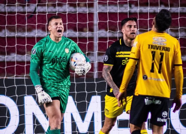 Versus / Peñarol cae en la altura pero logra la clasificación a cuartos de Libertadores