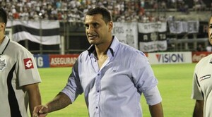 Sanción a Mario Jara: entrenador argentino aseguró que APF nunca lo notificó - trece