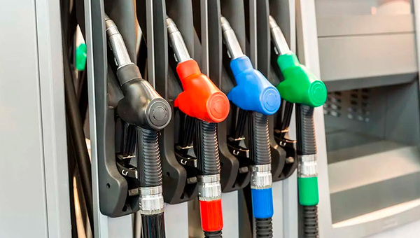 Nos hacen precio: ¿Por qué Paraguay no refleja la tendencia internacional de la tarifa del combustible?