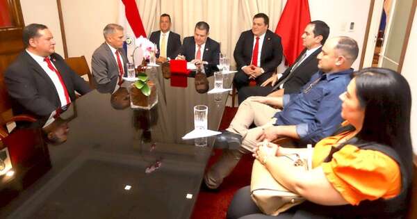 La Nación / Exdirigentes liberales se suman a la ANR