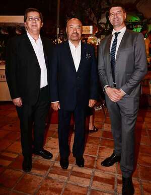 Les Bulles Sonores: Noche de Arte y Champagne - Sociales - ABC Color