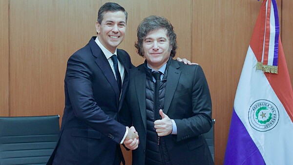 Empresas argentinas rechazan alza del peaje de la hidrovía
