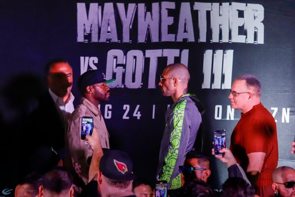 Versus / Floyd Mayweather vuelve para medir al nieto de John Gotti