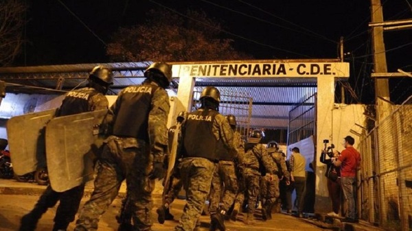 Trasladan a 22 peligrosos reos al Penal de Minga Guazú - Noticias Paraguay