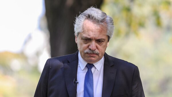 El expresi argentino Alberto Fernández también demandó por los videos