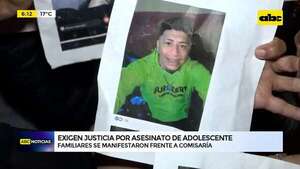 Video: Familiares y vecinos se manifestaron exigiendo justicia por asesinato de adolescente   - ABC Noticias - ABC Color