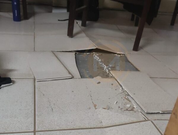 Rotura de pisos en el edificio de Clínicas genera estruendo y alarma a pacientes · Radio Monumental 1080 AM