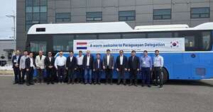 La Nación / Autoridades paraguayas inspeccionaron buses eléctricos en Corea