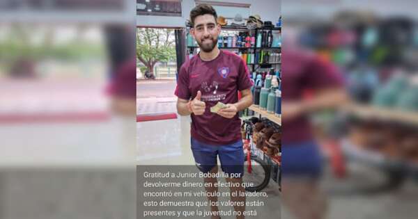 Diario HOY | Loable gesto: empleado de lavadero devolvió más de G. 5 millones a su dueño