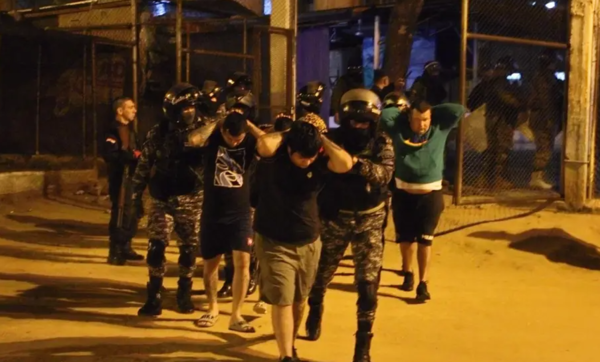 Trasladan a reos de alta peligrosidad a penitenciaría de Minga Guazú