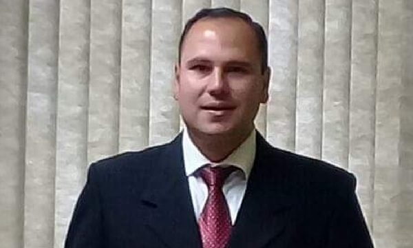 Guardia de Beto Ovelar también ya cobra como docente - OviedoPress