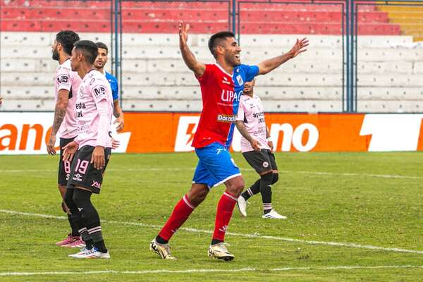 Ángel Benítez: “Primer triplete” y máximo goleador de Mannucci - Fútbol Internacional - ABC Color