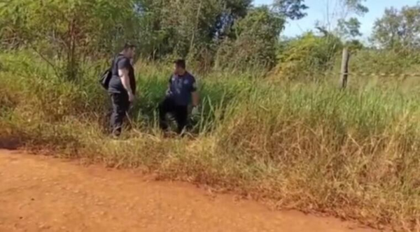 Harán autopsia de cadáver hallado en un yuyal - Noticiero Paraguay