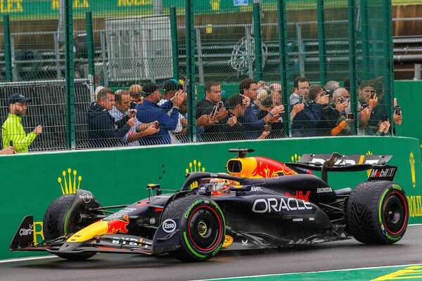 Ruanda negocia con la Fórmula 1, Hamilton apoya competir en África - ABC Motor 360 - ABC Color