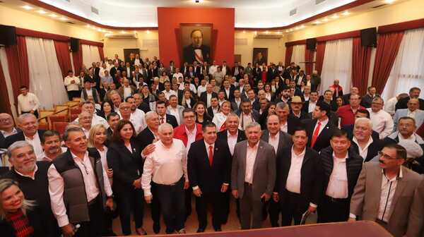 Honor Patriótico dio respaldo inclaudicable a Cartes quien prometió apoyar sus reclamos - ADN Digital