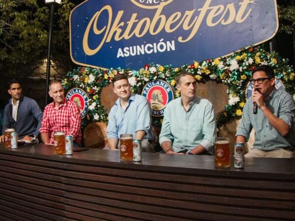 Ueno bank impulsa la auténtica experiencia del Oktoberfest en la Carpa Paulaner