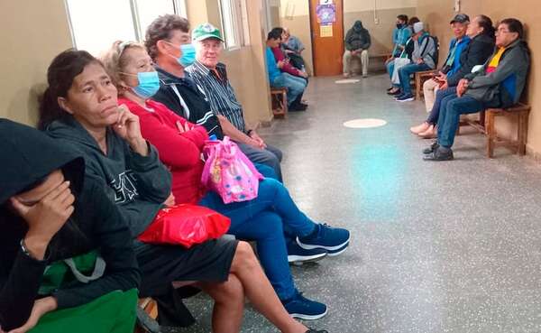 Pacientes compran de todo en Hospital Distrital de Carapeguá: jeringas, hilos, sonda para vía, medicamentos - Nacionales - ABC Color