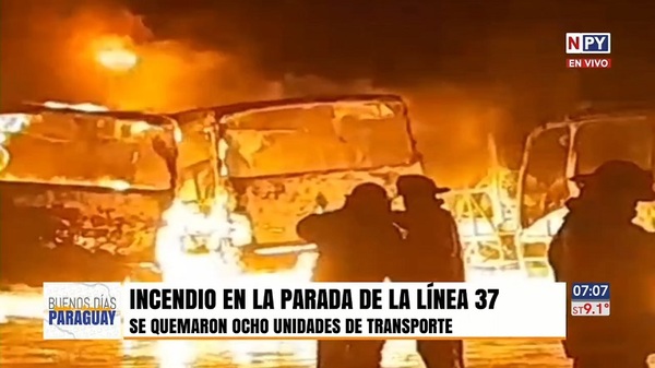 Ocho buses de la línea 37-B se incendiaron - Noticias Paraguay