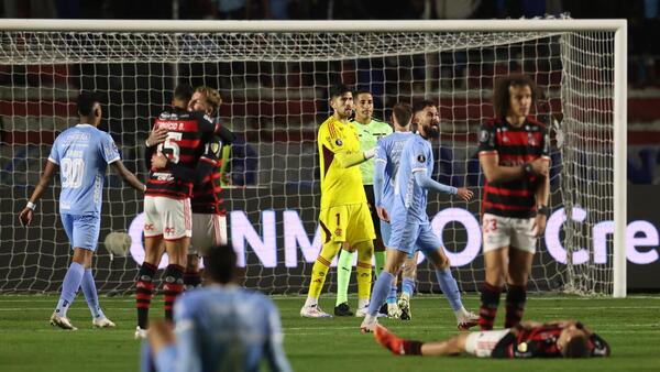 Flamengo pierde pero se clasifica a cuartos de la Libertadores