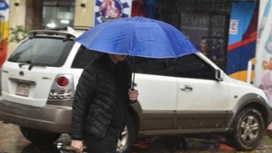 Frío y lluvia marcan el inicio del fin de semana en Paraguay
