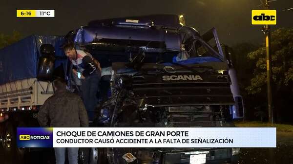 Video: Choque de camiones de gran porte por falta de señalización - ABC Noticias - ABC Color
