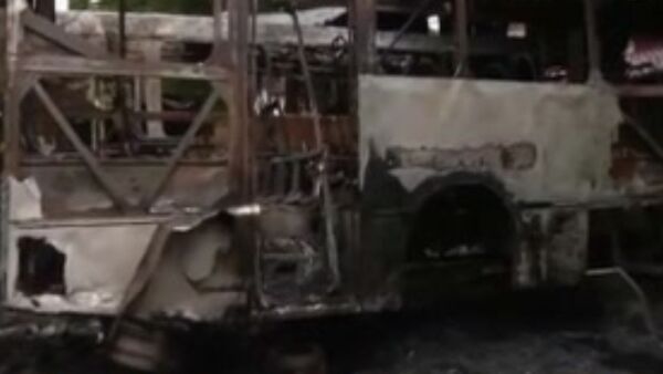 Ocho buses ardieron en la madrugada - SNT