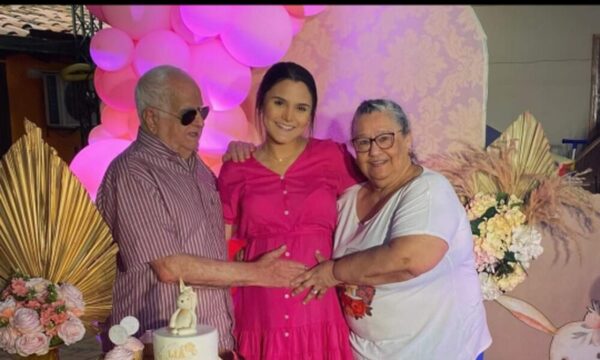 Nieta de Yambay laló por ñañalos que cañean a su familia por rifa para su abuelo